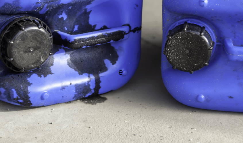 Liquid containers